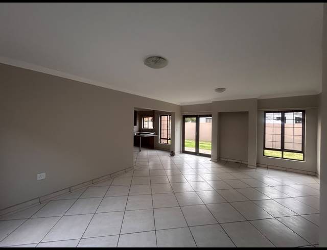 5 BEDROOM HOUSE FOR SALE IN VANDERBIJLPARK SE 8